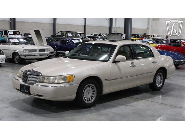1999 Lincoln Town Car (CC-2093511) for sale in Runnemede, New Jersey