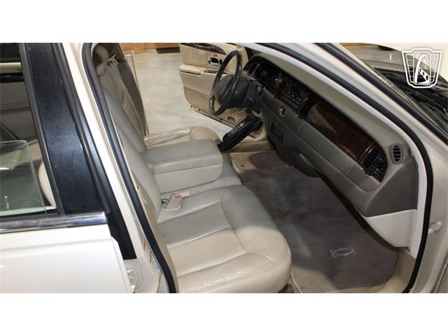 1999 Lincoln Town Car (CC-2093511) for sale in Runnemede, New Jersey