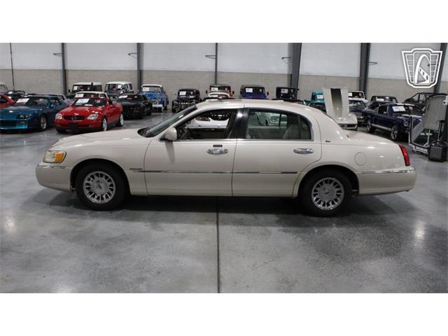 1999 Lincoln Town Car (CC-2093511) for sale in Runnemede, New Jersey