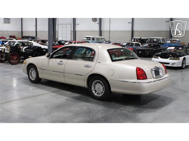 1999 Lincoln Town Car (CC-2093511) for sale in Runnemede, New Jersey