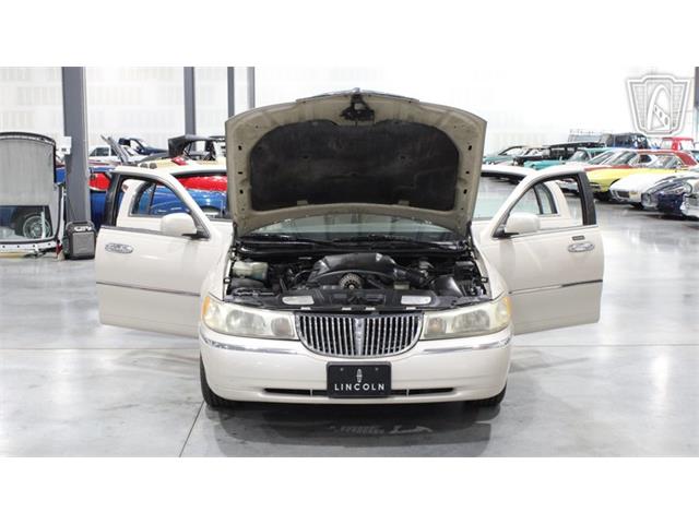 1999 Lincoln Town Car (CC-2093511) for sale in Runnemede, New Jersey