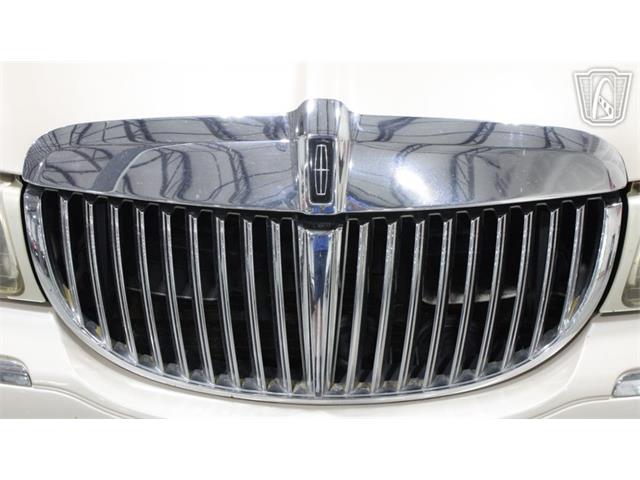 1999 Lincoln Town Car (CC-2093511) for sale in Runnemede, New Jersey
