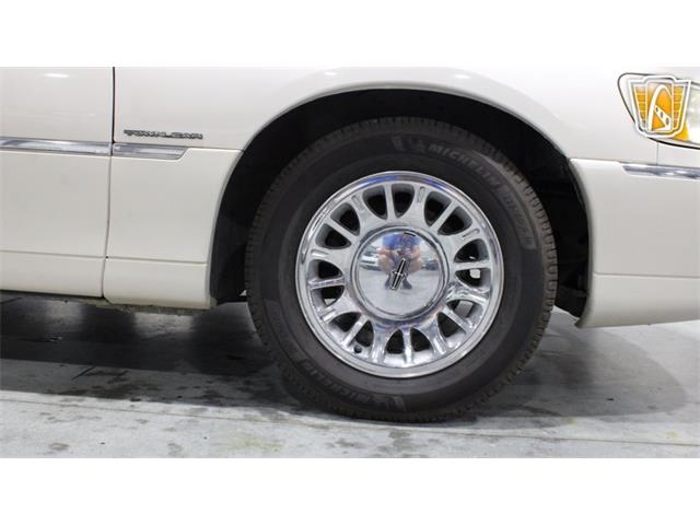 1999 Lincoln Town Car (CC-2093511) for sale in Runnemede, New Jersey