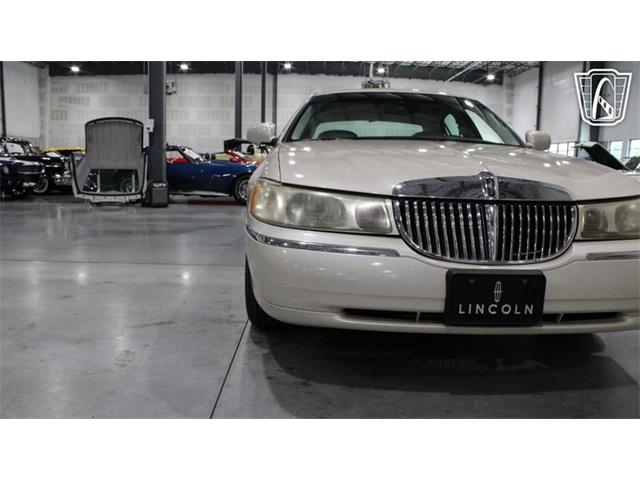 1999 Lincoln Town Car (CC-2093511) for sale in Runnemede, New Jersey