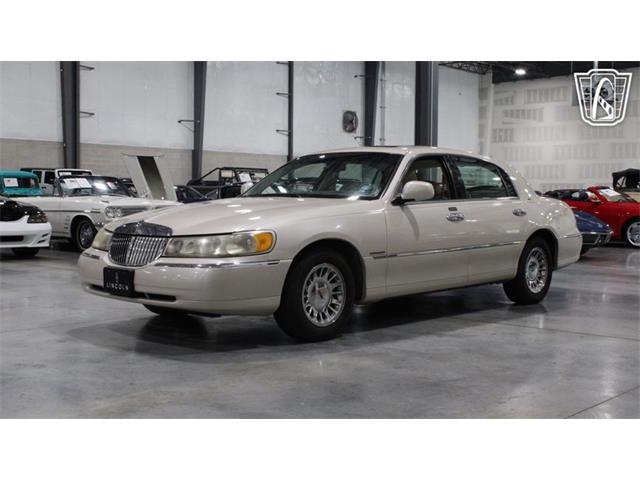 1999 Lincoln Town Car (CC-2093511) for sale in Runnemede, New Jersey