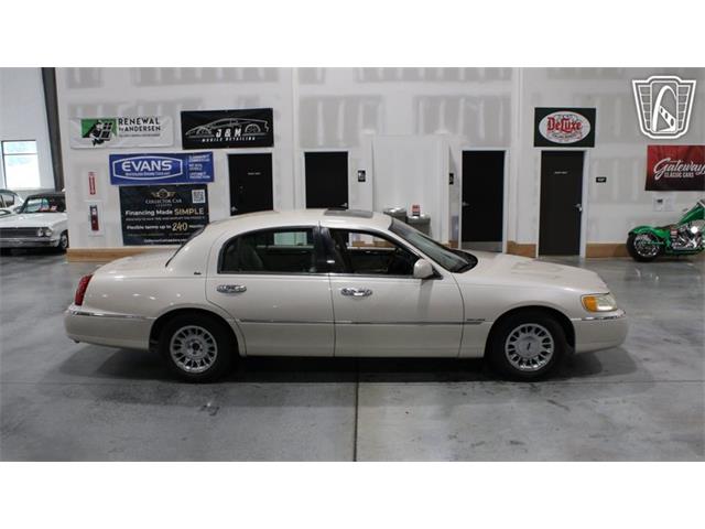 1999 Lincoln Town Car (CC-2093511) for sale in Runnemede, New Jersey