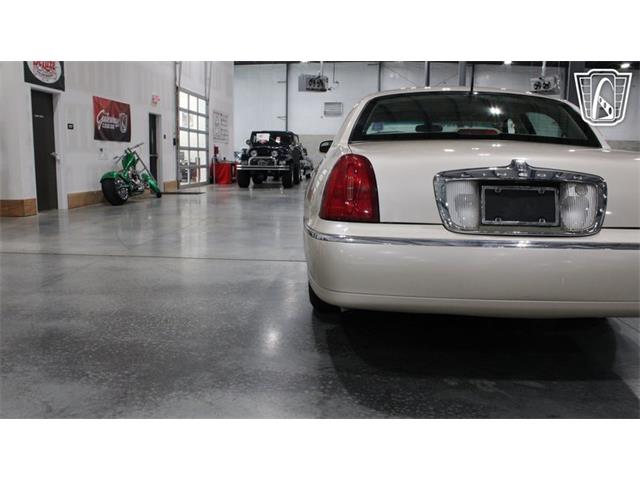 1999 Lincoln Town Car (CC-2093511) for sale in Runnemede, New Jersey
