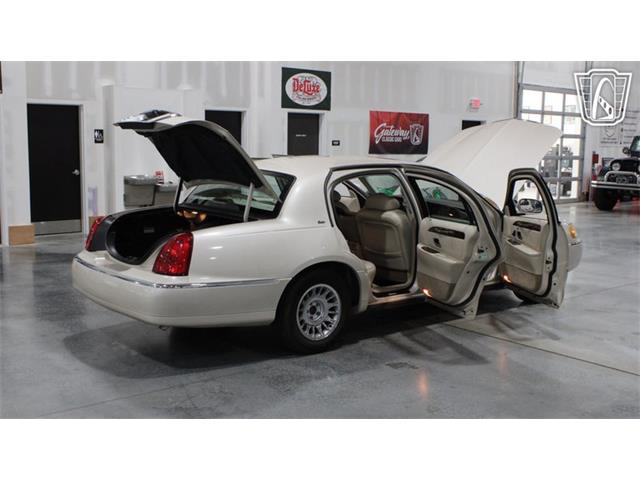 1999 Lincoln Town Car (CC-2093511) for sale in Runnemede, New Jersey