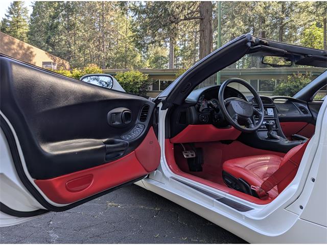 2004 Chevrolet Corvette (Indy 500 Pace Car) (CC-2093677) for sale in Grass Valley, California