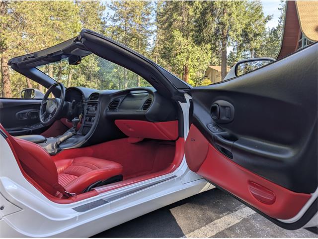 2004 Chevrolet Corvette (Indy 500 Pace Car) (CC-2093677) for sale in Grass Valley, California