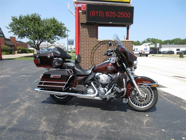 2011 Harley-Davidson FLHTCU (CC-2093978) for sale in Sterling, Illinois