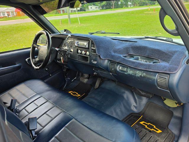 1995 Chevrolet C/K 1500 (CC-2094169) for sale in Hope Mills, North Carolina