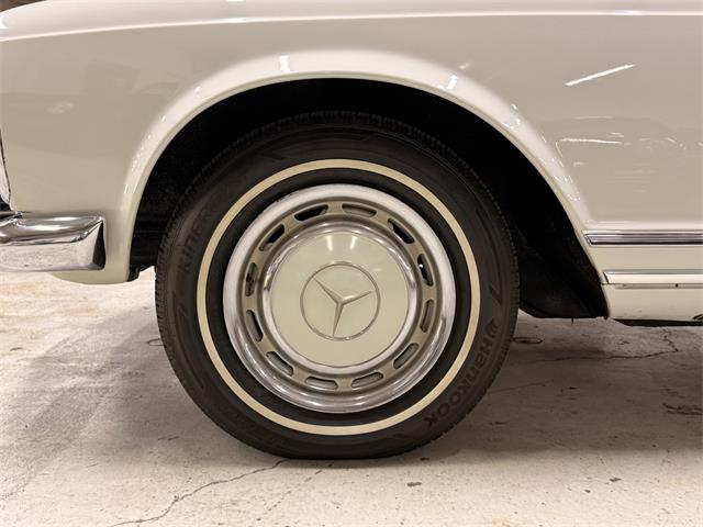1966 Mercedes-Benz 230 (CC-2096440) for sale in Huntington Station, New York