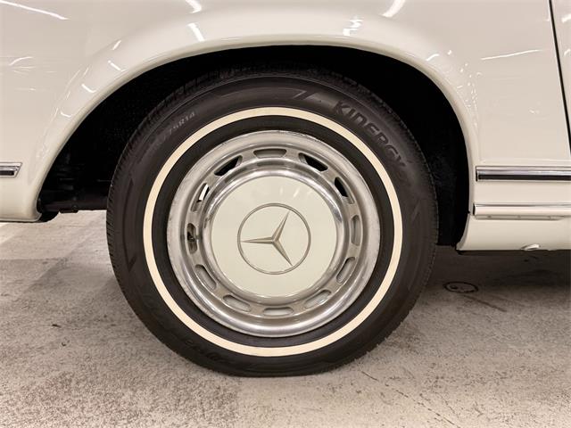 1966 Mercedes-Benz 230 (CC-2096440) for sale in Huntington Station, New York