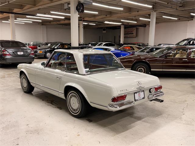 1966 Mercedes-Benz 230 (CC-2096440) for sale in Huntington Station, New York