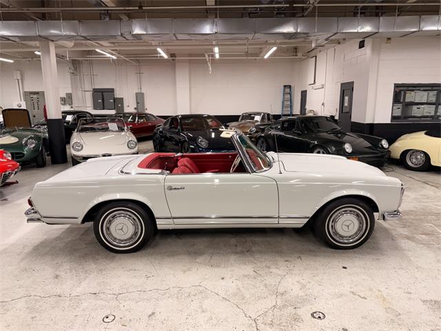 1966 Mercedes-Benz 230 (CC-2096440) for sale in Huntington Station, New York