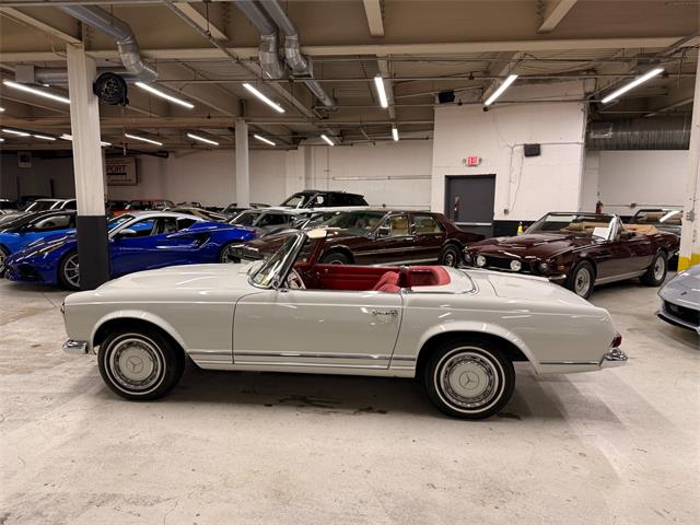 1966 Mercedes-Benz 230 (CC-2096440) for sale in Huntington Station, New York