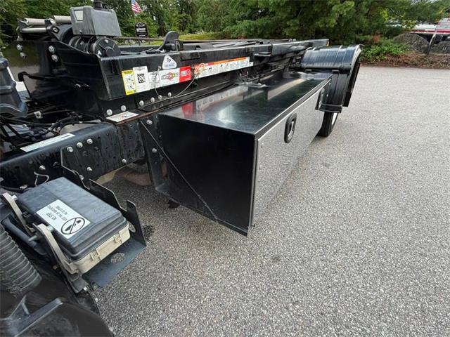2024 Isuzu NPR (CC-2096508) for sale in Upton, Massachusetts