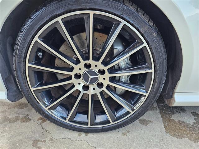 2011 Mercedes-Benz E-Class (CC-2097070) for sale in Woodland Hills, California