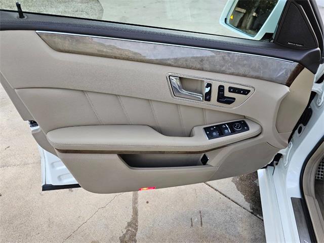 2011 Mercedes-Benz E-Class (CC-2097070) for sale in Woodland Hills, California