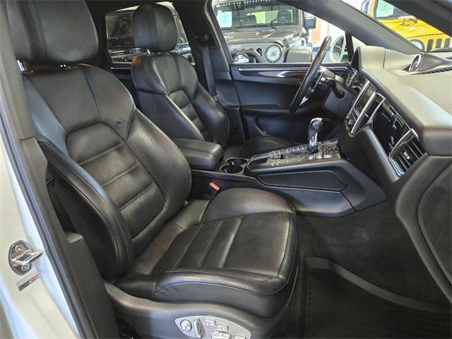 2016 Porsche Macan (CC-2097118) for sale in Bend, Oregon