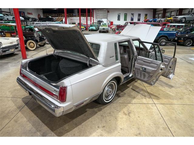 1988 Lincoln Town Car (CC-2097161) for sale in Kentwood, Michigan