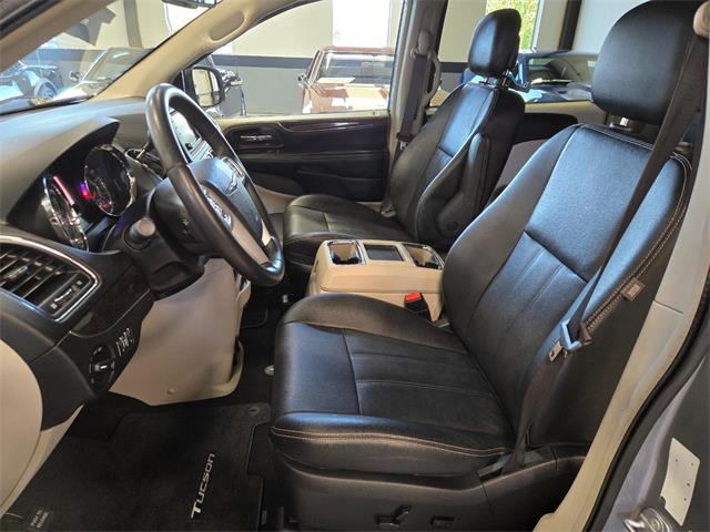 2016 Chrysler Town & Country (CC-2097367) for sale in Bend, Oregon