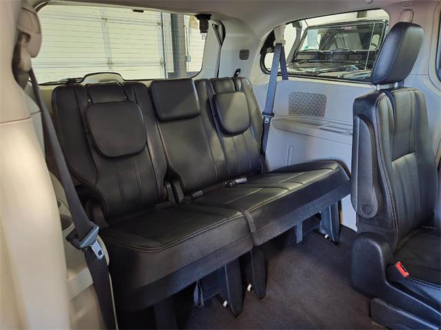 2016 Chrysler Town & Country (CC-2097367) for sale in Bend, Oregon