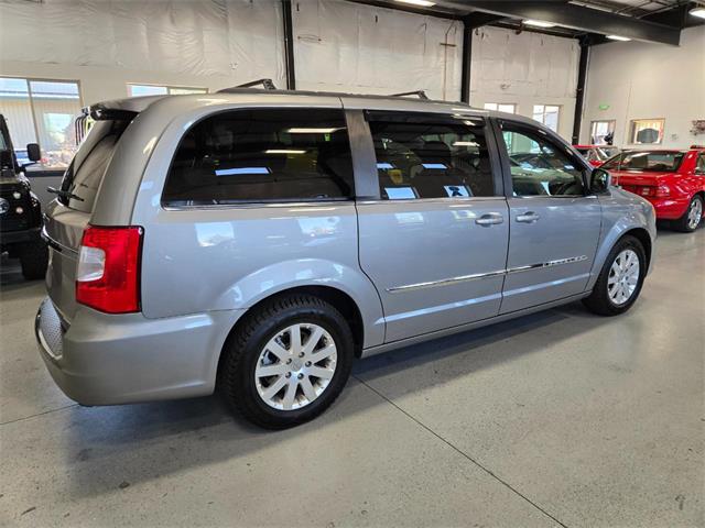 2016 Chrysler Town & Country (CC-2097367) for sale in Bend, Oregon