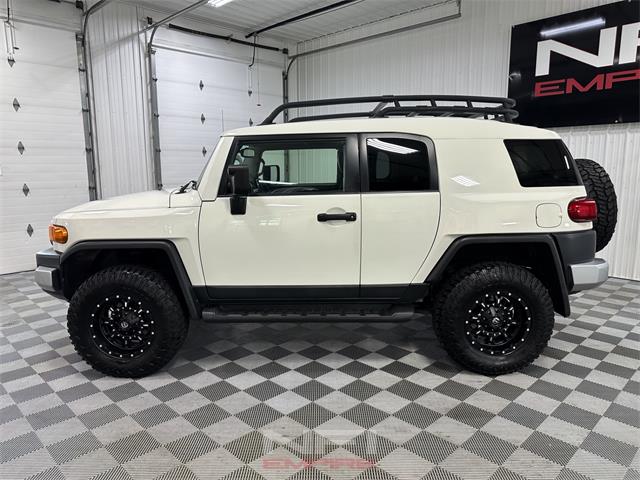 2013 Toyota FJ Cruiser (CC-2097471) for sale in North East, Pennsylvania