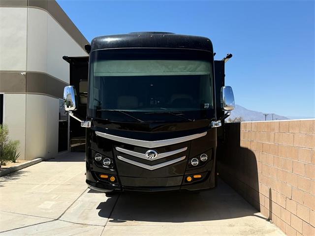 2012 Monaco Knight (CC-2097848) for sale in Palm Desert , California