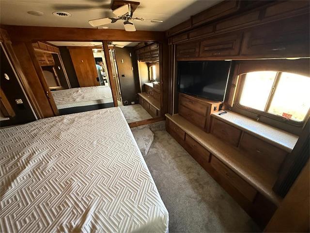 2012 Monaco Knight (CC-2097848) for sale in Palm Desert , California