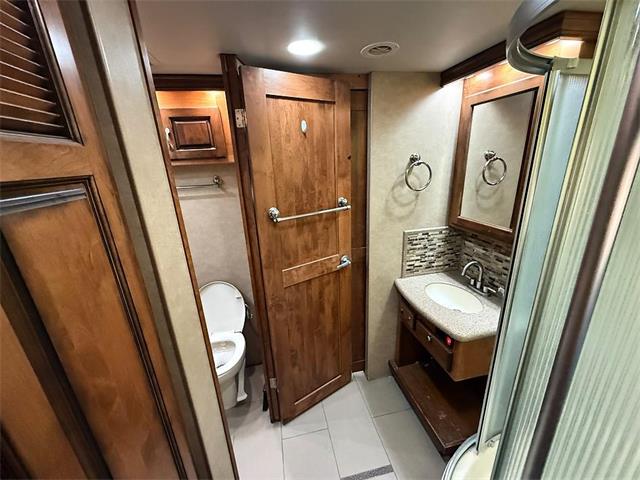 2012 Monaco Knight (CC-2097848) for sale in Palm Desert , California