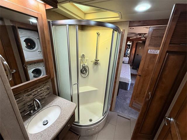 2012 Monaco Knight (CC-2097848) for sale in Palm Desert , California