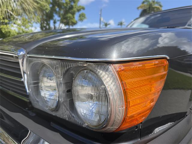 1986 Mercedes-Benz 560SL (CC-2097942) for sale in Miami, Florida