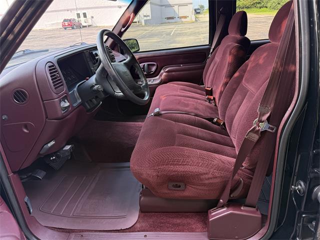 1995 GMC Suburban (CC-2098186) for sale in Milford, Ohio