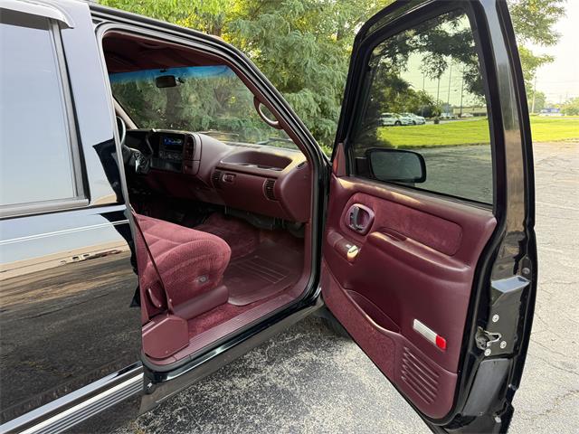 1995 GMC Suburban (CC-2098186) for sale in Milford, Ohio