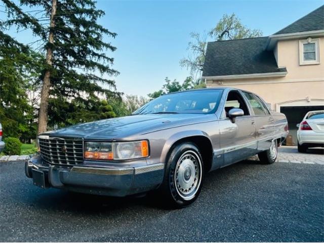 1994 Cadillac Fleetwood (CC-2098317) for sale in Cadillac, Michigan