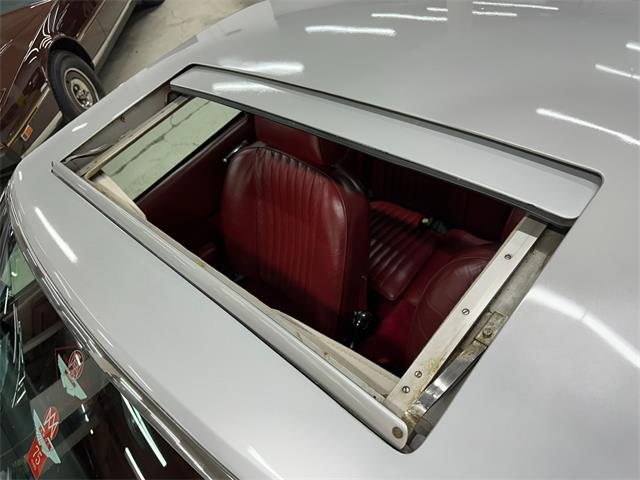 1977 Aston Martin V8 (CC-2098392) for sale in Huntington Station, New York