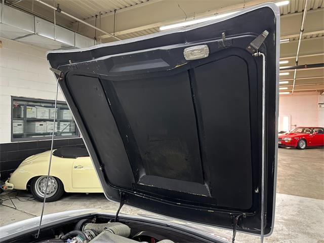 1977 Aston Martin V8 (CC-2098392) for sale in Huntington Station, New York
