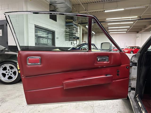 1977 Aston Martin V8 (CC-2098392) for sale in Huntington Station, New York