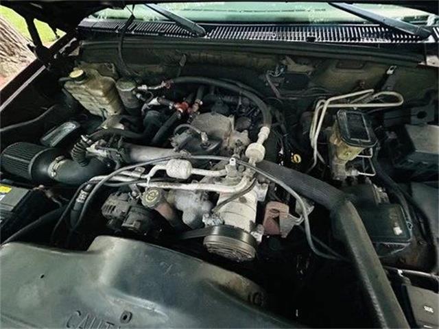1998 GMC Suburban (CC-2099265) for sale in Cadillac, Michigan