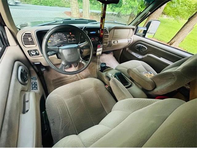 1998 GMC Suburban (CC-2099265) for sale in Cadillac, Michigan