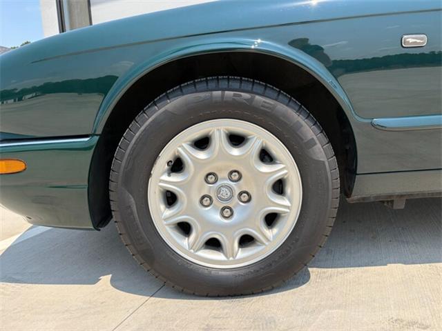 2002 Jaguar XJ8 (CC-2099348) for sale in Statesville, North Carolina