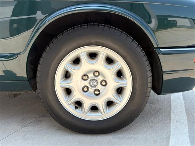 2002 Jaguar XJ8 (CC-2099348) for sale in Statesville, North Carolina