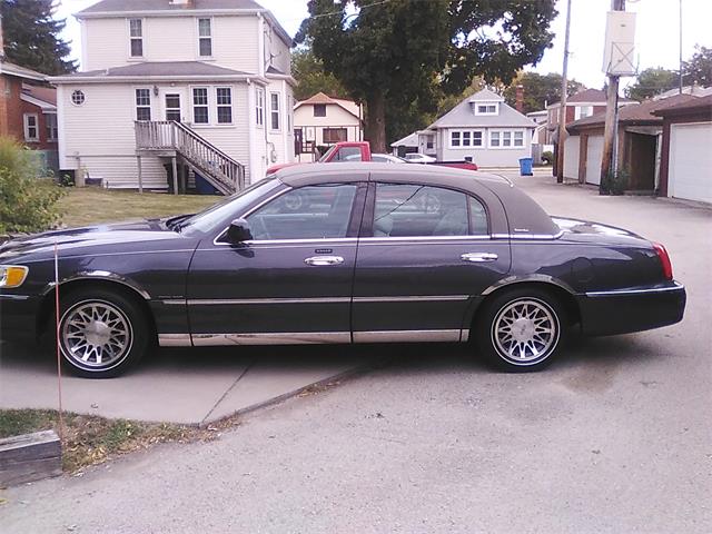 2001 Lincoln Town Car (CC-2101031) for sale in Chicago, Illinois