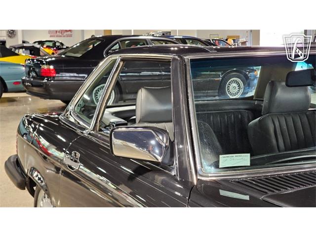 1986 Mercedes-Benz 560 (CC-2101424) for sale in Dearborn, Michigan
