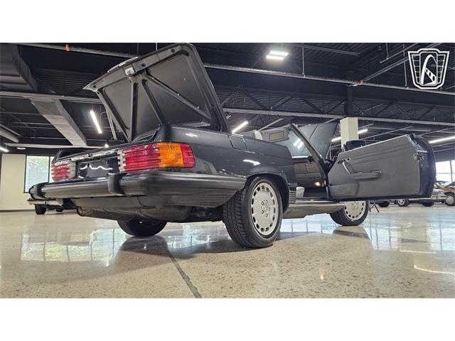 1986 Mercedes-Benz 560 (CC-2101424) for sale in Dearborn, Michigan