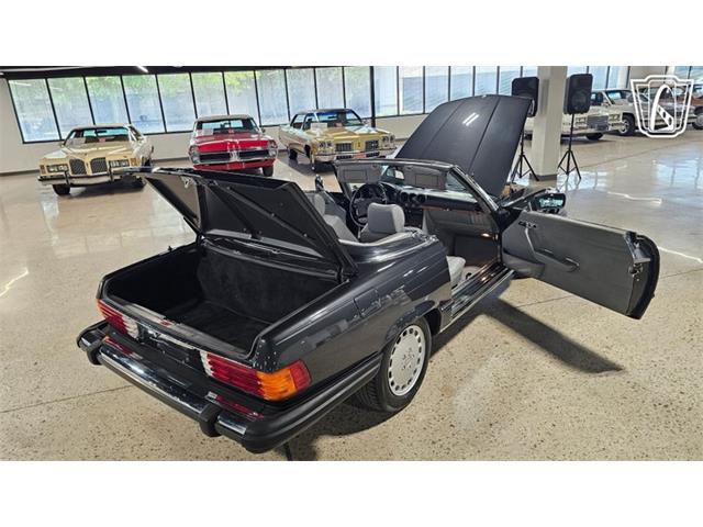 1986 Mercedes-Benz 560 (CC-2101424) for sale in Dearborn, Michigan