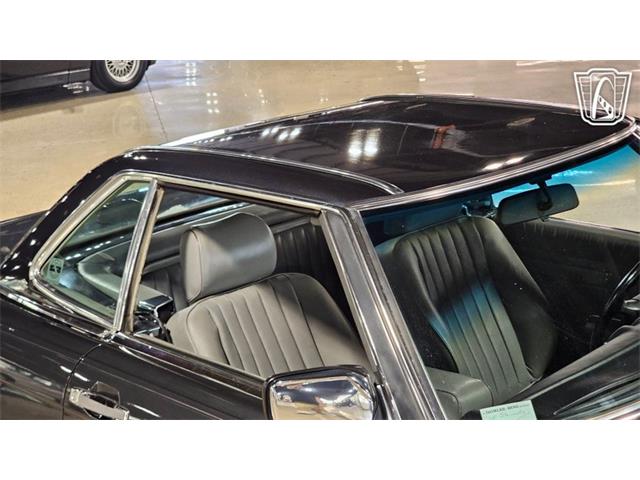 1986 Mercedes-Benz 560 (CC-2101424) for sale in Dearborn, Michigan